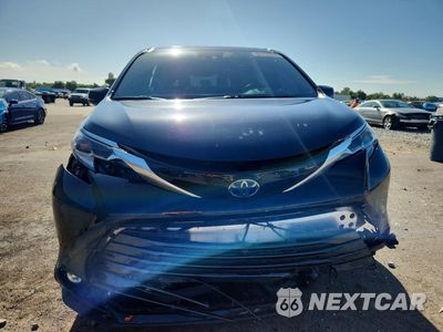 Piąte zdjęcie samochodu w środku: 2022 TOYOTA SIENNA PLATINUM 7-PASSENGER VIN:5TDERKEC2NS101300 - miniatura