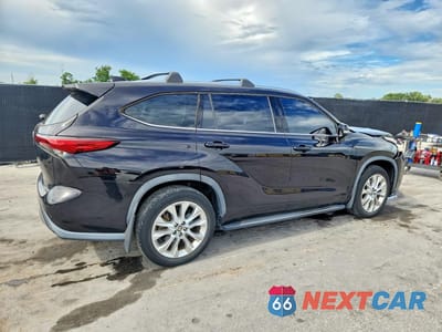 Trzecie zdjęcie samochodu z tyłu: 2020 TOYOTA HIGHLANDER LIMITED VIN:5TDYZRAHXLS000557 - miniatura