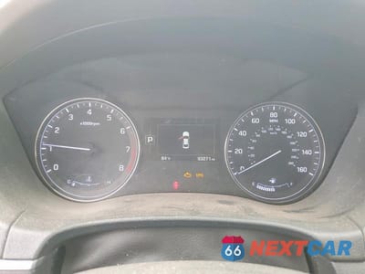 Zdjęcie 9 z 12 samochodu: 2017 GENESIS G80 3.8 VIN:KMHGN4JE8HU191815 - miniatura