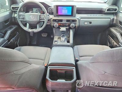 Zdjęcie 8 z 12 samochodu: 2025 TOYOTA TACOMA SR VIN:3TYKD5HN6ST038489 - miniatura