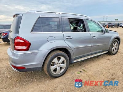 Trzecie zdjęcie samochodu z tyłu: 2011 MERCEDES-BENZ GL 450 4MATIC VIN:4JGBF7BE9BA721967 - miniatura