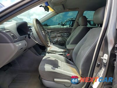 Zdjęcie 7 z 13 samochodu: 2005 TOYOTA CAMRY STANDARD VIN:4T1BE32K05U503288 - miniatura