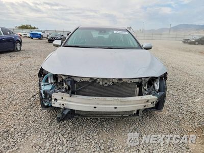 Piąte zdjęcie samochodu w środku: 2020 TOYOTA CAMRY SE VIN:4T1G11AK0LU926828 - miniatura