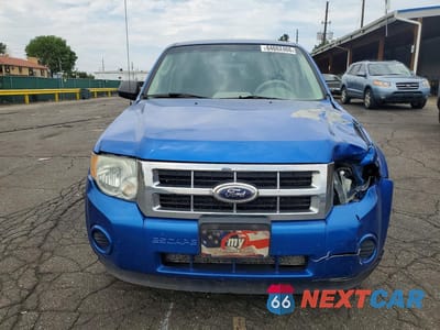 Piąte zdjęcie samochodu w środku: 2012 FORD ESCAPE XLS VIN:1FMCU0C70CKC66634 - miniatura