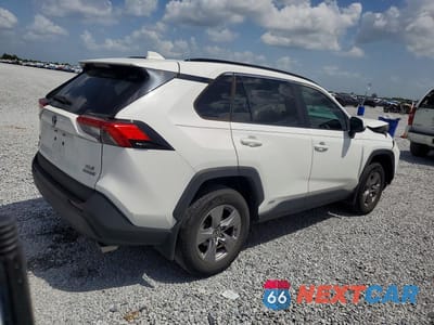 Trzecie zdjęcie samochodu z tyłu: 2024 TOYOTA RAV4 HYBRID XLE VIN:4T3RWRFV2RU117844 - miniatura