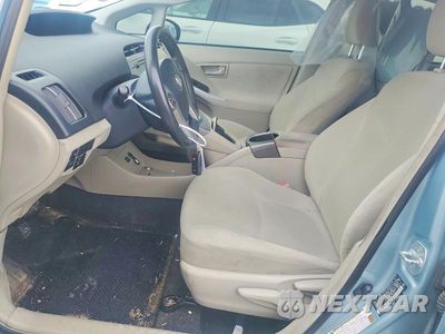 Zdjęcie 7 z 13 samochodu: 2015 TOYOTA PRIUS TWO VIN:JTDKN3DU4F1960997 - miniatura