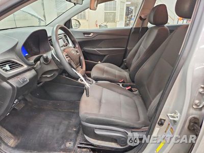 Zdjęcie 7 z 13 samochodu: 2019 HYUNDAI ACCENT SE VIN:3KPC24A38KE057015 - miniatura