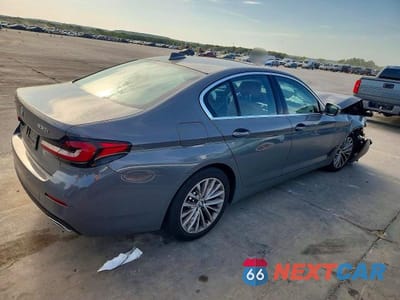 Trzecie zdjęcie samochodu z tyłu: 2021 BMW 530 XI VIN:WBA13BJ06MWX13443 - miniatura