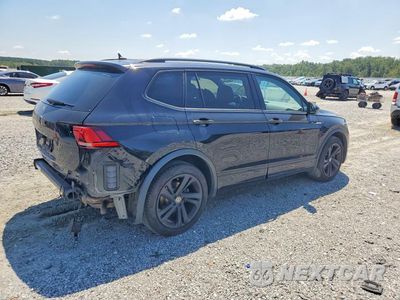 Trzecie zdjęcie samochodu z tyłu: 2024 VOLKSWAGEN TIGUAN SE R-LINE BLACK VIN:3VVCB7AX8RM059921 - miniatura