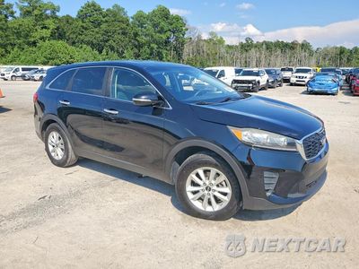 Czwarte zdjęcie samochodu z boku: 2019 KIA SORENTO L VIN:5XYPG4A38KG601857 - miniatura