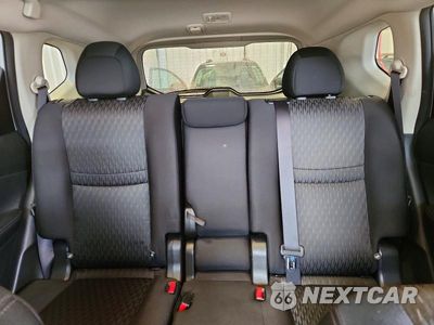 Zdjęcie 10 z 14 samochodu: 2019 NISSAN ROGUE SV VIN:JN8AT2MVXKW381518 - miniatura