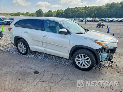 Czwarte zdjęcie samochodu z boku: 2015 TOYOTA HIGHLANDER LE VIN:5TDZKRFH7FS102033 - miniatura