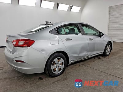 Trzecie zdjęcie samochodu z tyłu: 2017 CHEVROLET CRUZE LS VIN:1G1BC5SM0H7219095 - miniatura