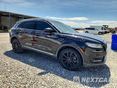 Czwarte zdjęcie samochodu z boku: 2020 LINCOLN NAUTILUS RESERVE VIN:2LMPJ8K9XLBL23531 - miniatura
