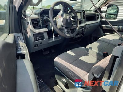 Zdjęcie 8 z 12 samochodu: 2025 FORD F350 SUPER DUTY VIN:1FT8X3BN5SED19456 - miniatura