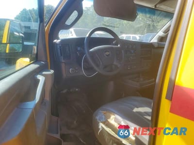 Zdjęcie 8 z 12 samochodu: 2020 CHEVROLET EXPRESS G2500 VIN:1GCWGAFP4L1227013 - miniatura