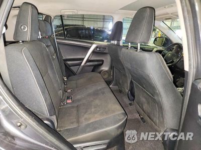 Zdjęcie 11 z 13 samochodu: 2016 TOYOTA RAV4 HV XLE VIN:JTMRJREV0GD022676 - miniatura