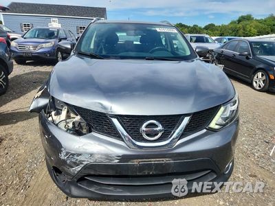 Piąte zdjęcie samochodu w środku: 2017 NISSAN ROGUE SPORT SV VIN:JN1BJ1CR8HW106892 - miniatura
