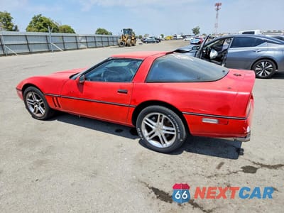 Drugie zdjęcie samochodu z przodu: 1990 CHEVROLET CORVETTE VIN:1G1YY2388L5105748 - miniatura