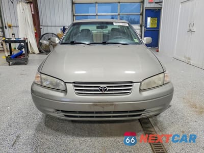 Piąte zdjęcie samochodu w środku: 1998 TOYOTA CAMRY LE V6 VIN:JT2BF22K2W0140960 - miniatura