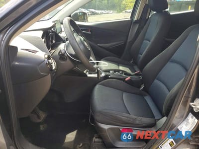 Zdjęcie 7 z 12 samochodu: 2017 TOYOTA YARIS VIN:3MYDLBYVXHY184984 - miniatura