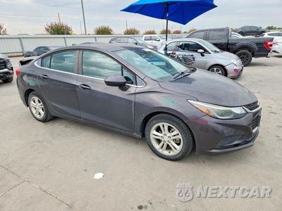 Czwarte zdjęcie samochodu z boku: 2017 CHEVROLET CRUZE LT VIN:1G1BE5SM3H7157850 - miniatura