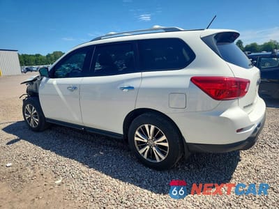 Drugie zdjęcie samochodu z przodu: 2018 NISSAN PATHFINDER S VIN:5N1DR2MM8JC668351 - miniatura