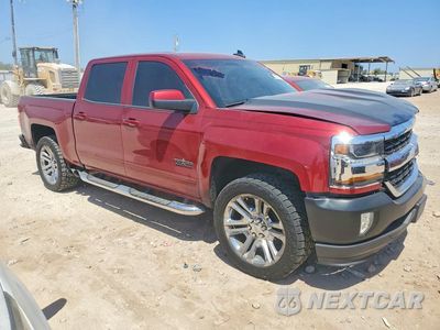 Czwarte zdjęcie samochodu z boku: 2018 CHEVROLET SILVERADO C1500 LT VIN:3GCPCREC6JG529849 - miniatura
