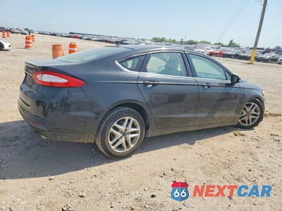 Trzecie zdjęcie samochodu z tyłu: 2015 FORD FUSION SE VIN:1FA6P0H75F5113886 - miniatura