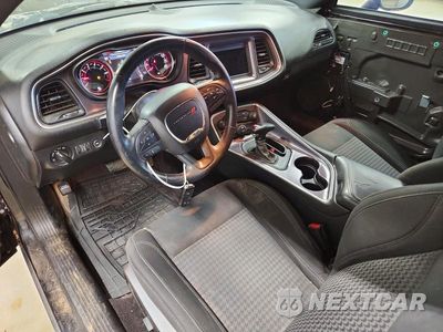 Zdjęcie 8 z 12 samochodu: 2018 DODGE CHALLENGER SXT VIN:2C3CDZAGXJH294557 - miniatura