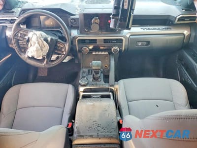 Zdjęcie 8 z 12 samochodu: 2025 TOYOTA TACOMA SR5 VIN:3TYLB5JN5ST065574 - miniatura