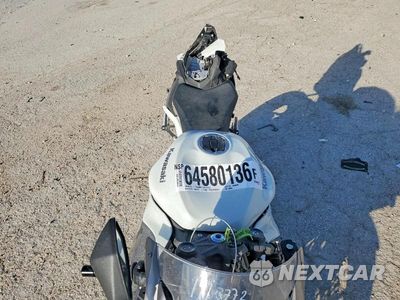 Piąte zdjęcie samochodu w środku: 2024 KAWASAKI ZX636 K VIN:JKBZXJK10RA000026 - miniatura