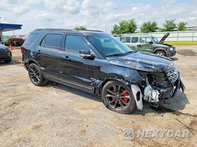 Czwarte zdjęcie samochodu z boku: 2017 FORD EXPLORER XLT VIN:1FM5K8D83HGC41628 - miniatura