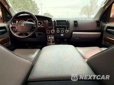 Zdjęcie 9 z 10 samochodu: 2008 TOYOTA SEQUOIA LIMITED VIN:5TDBY68A68S011143 - miniatura