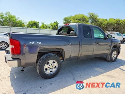 Trzecie zdjęcie samochodu z tyłu: 2010 CHEVROLET SILVERADO K1500 LS VIN:1GCSKREA2AZ161097 - miniatura