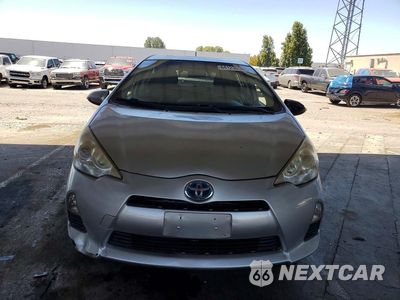 Piąte zdjęcie samochodu w środku: 2014 TOYOTA PRIUS C ONE VIN:JTDKDTB32E1566927 - miniatura