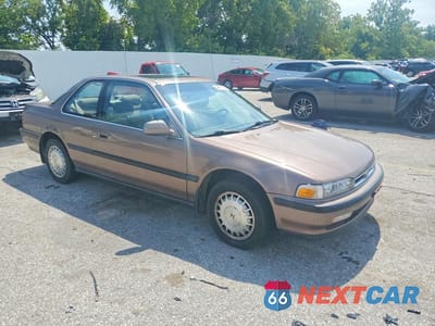 Czwarte zdjęcie samochodu z boku: 1991 HONDA ACCORD EX VIN:1HGCB7163MA044207 - miniatura
