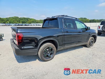 Trzecie zdjęcie samochodu z tyłu: 2026 HONDA RIDGELINE BLACK EDITION VIN:5FPYK3F83TB025077 - miniatura
