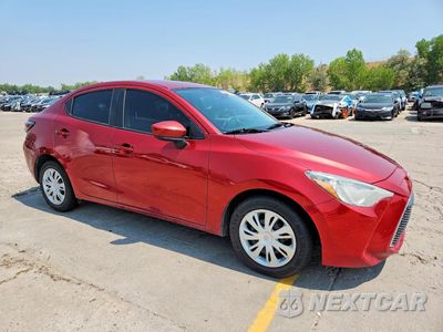 Czwarte zdjęcie samochodu z boku: 2019 TOYOTA YARIS L VIN:3MYDLBYV1KY509660 - miniatura