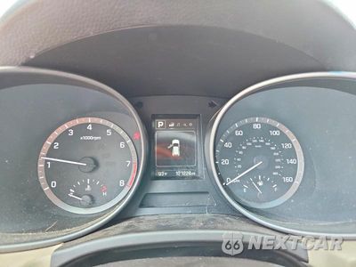 Zdjęcie 9 z 12 samochodu: 2017 HYUNDAI SANTA FE SPORT 2.4L VIN:5XYZT3LBXHG381391 - miniatura