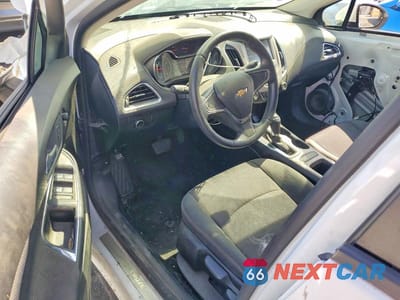 Zdjęcie 8 z 12 samochodu: 2016 CHEVROLET CRUZE LS VIN:1G1BC5SM6G7300164 - miniatura