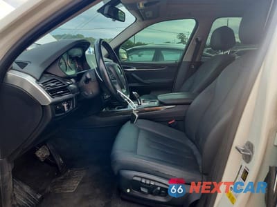 Zdjęcie 7 z 12 samochodu: 2015 BMW X5 SDRIVE35I VIN:5UXKR2C5XF0H38268 - miniatura
