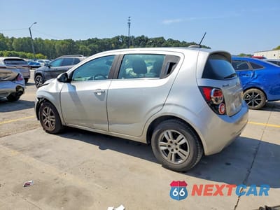 Drugie zdjęcie samochodu z przodu: 2015 CHEVROLET SONIC LT VIN:1G1JC6SG1F4118772 - miniatura