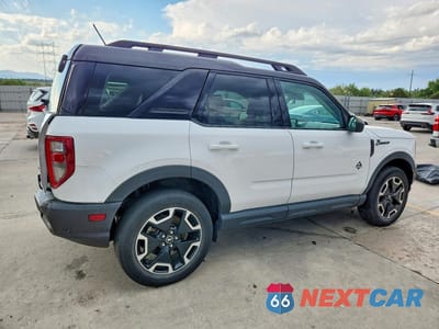 Trzecie zdjęcie samochodu z tyłu: 2022 FORD BRONCO SPORT OUTER BANKS VIN:3FMCR9C61NRE30713 - miniatura