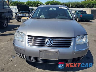 Piąte zdjęcie samochodu w środku: 2004 VOLKSWAGEN PASSAT GLX VIN:WVWWH63B94E126062 - miniatura