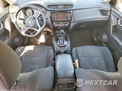 Zdjęcie 8 z 12 samochodu: 2019 NISSAN ROGUE SV VIN:5N1AT2MV6KC700454 - miniatura