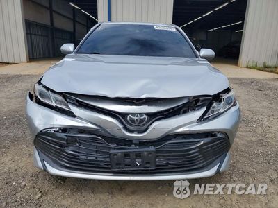 Piąte zdjęcie samochodu w środku: 2019 TOYOTA CAMRY LE VIN:4T1B11HK3KU803846 - miniatura