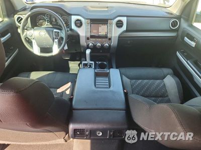 Zdjęcie 8 z 12 samochodu: 2018 TOYOTA TUNDRA CREWMAX SR5 VIN:5TFEY5F1XJX232058 - miniatura