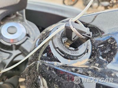 Zdjęcie 8 z 9 samochodu: 2025 KAWASAKI EX650 P VIN:ML5EXEP10SDAF3735 - miniatura
