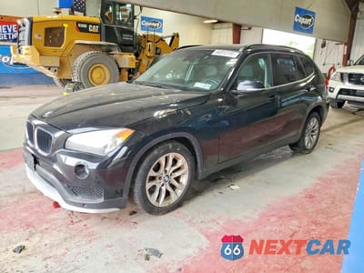 2015 BMW X1 XDRIVE28I WBAVL1C56FVY28265 - główne zdjęcie licytacji z USA - miniatura